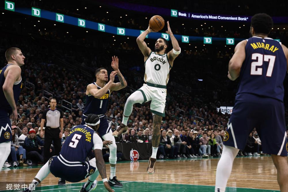 的防守球员 的防守球员