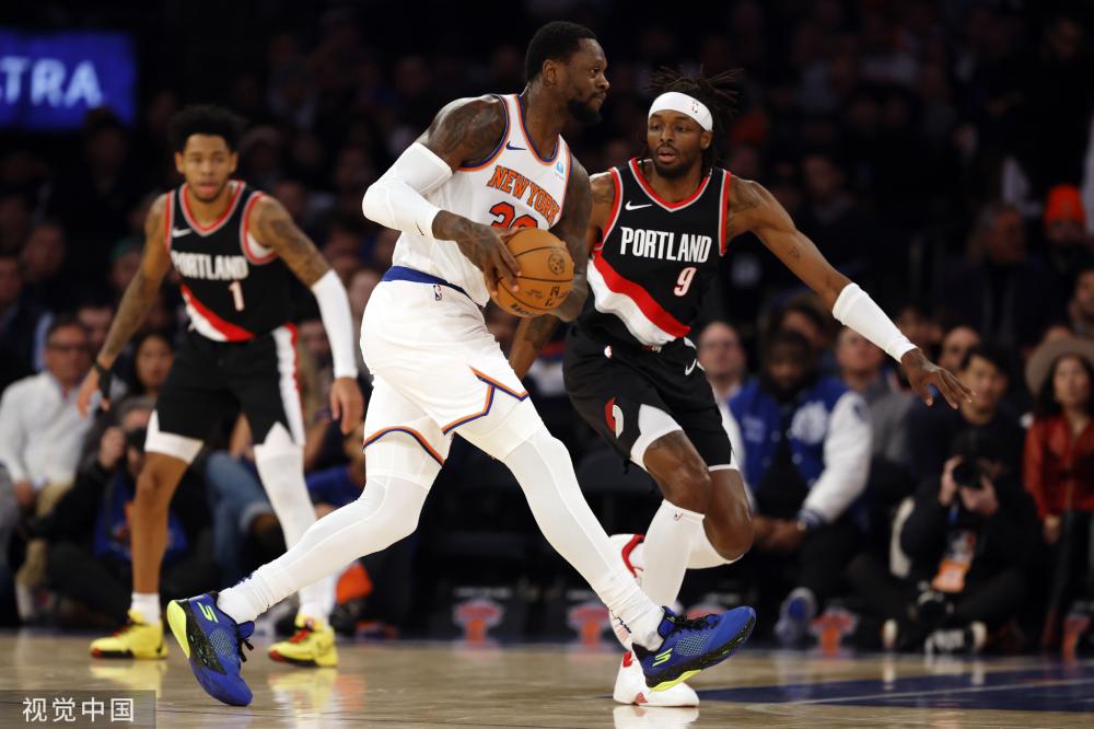 在交锋中被 在交锋中被