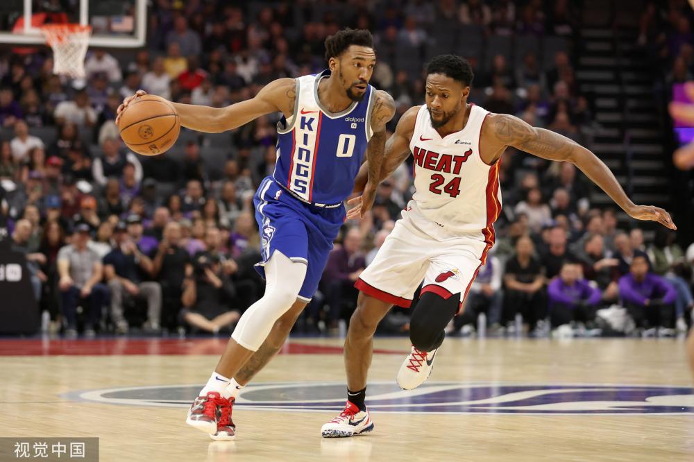 乌度卡：队员们半场时都开玩笑 感谢狄龙被驱逐点燃了大家的斗志.