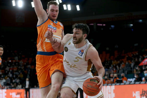 尽管比分不 尽管比分不