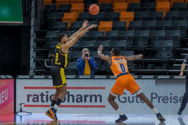 也极大地促 也极大地促